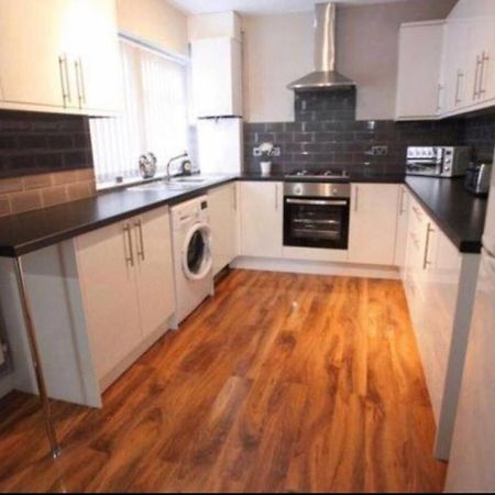 Host Liverpool - City Centre Townhouse, Group Friendly & Parking Exterior photo